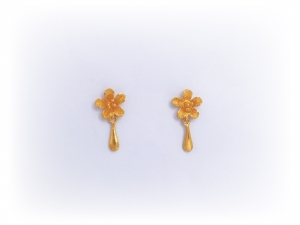 黃金花朵垂墜水滴耳環0.71錢