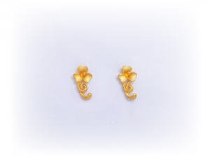 黃金三葉草貼耳耳環0.91錢