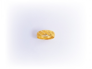 黃金鑽砂斜刻紋戒1.04錢